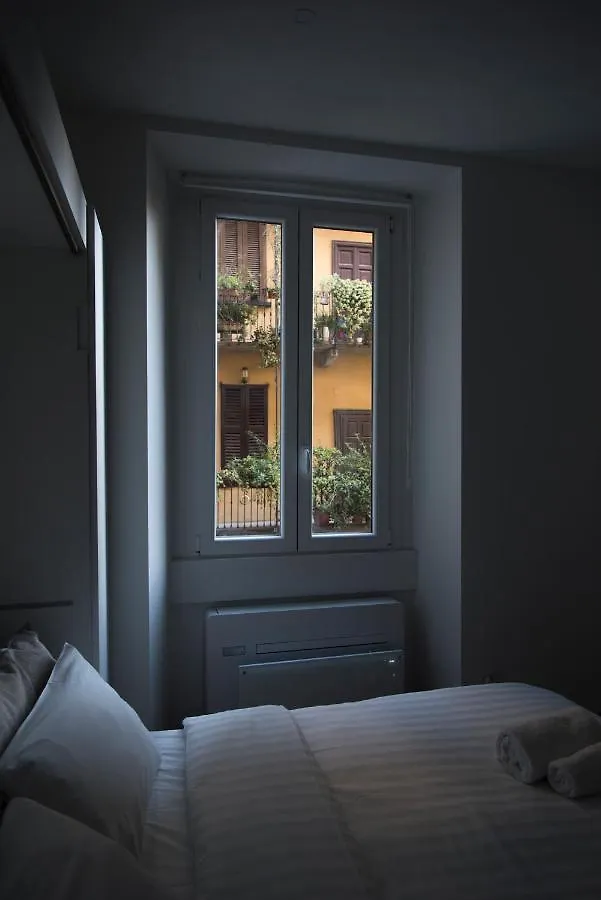 Apartment Youhosty - Sciesa Milan